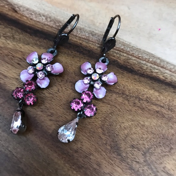 Crystal flower pendant pink earrings - Picture 5 of 8